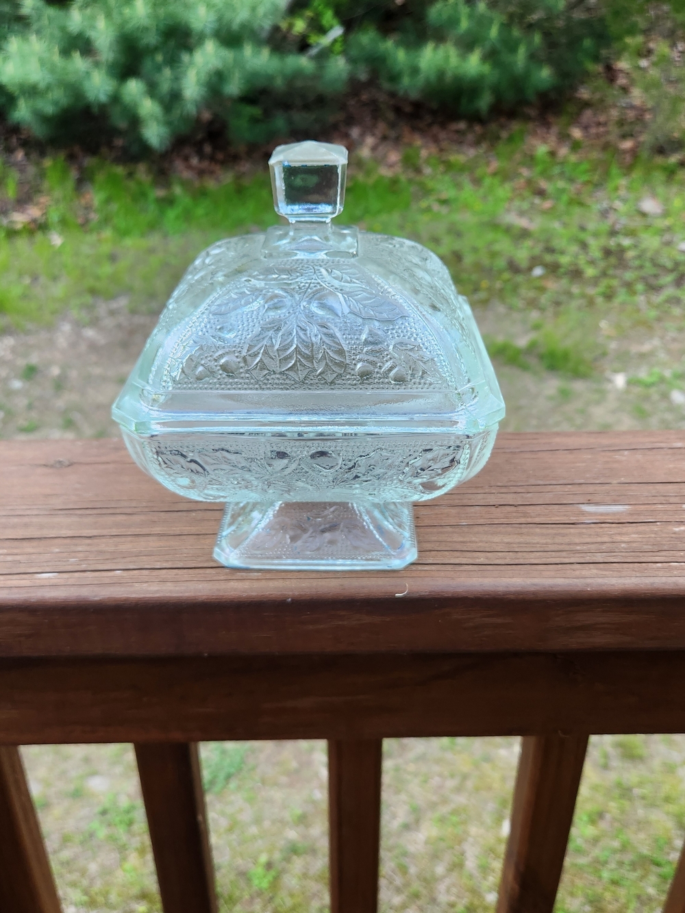 Vintage Jeannette Glass Acorn And Oak Leaf Square Candy Dish W/ Lid - Picture 4 of 16